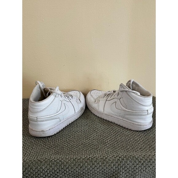 Nike Jordan 1 Retro Mid 'White Pure Platinum" 554724-104 Men’s Sz 7 Women 8.5 - Picture 3 of 8